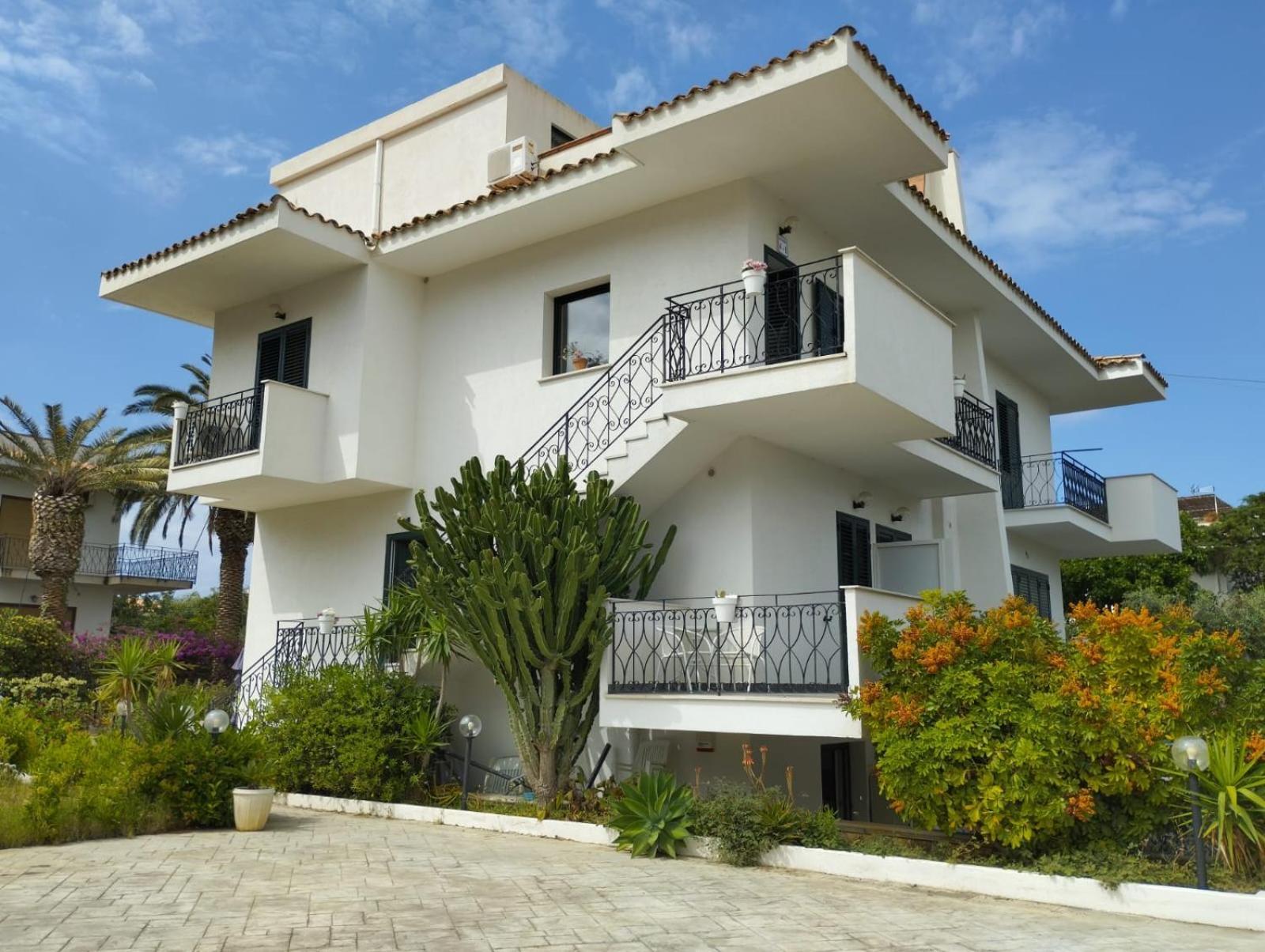 Fiore Di Loto Rooms Carini Exterior foto
